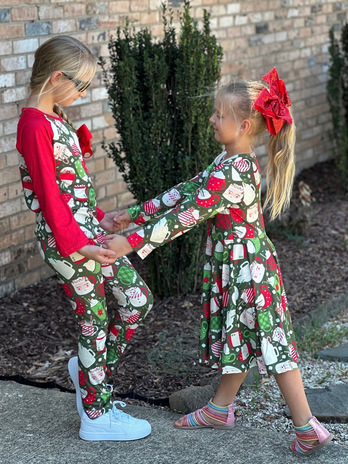 Red and green hot cocoa leggings set