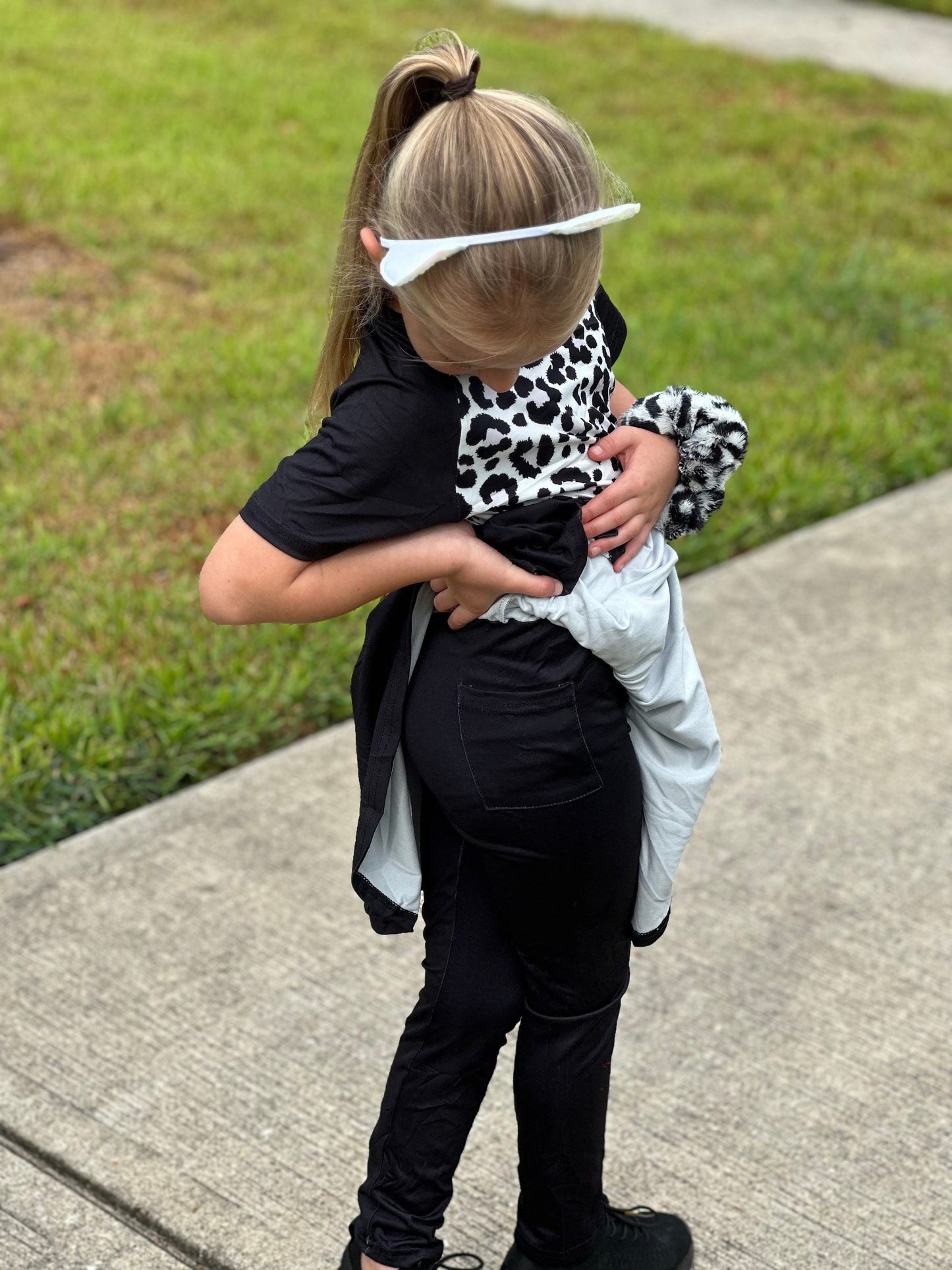 Snow leopard twirl skirt leggings set
