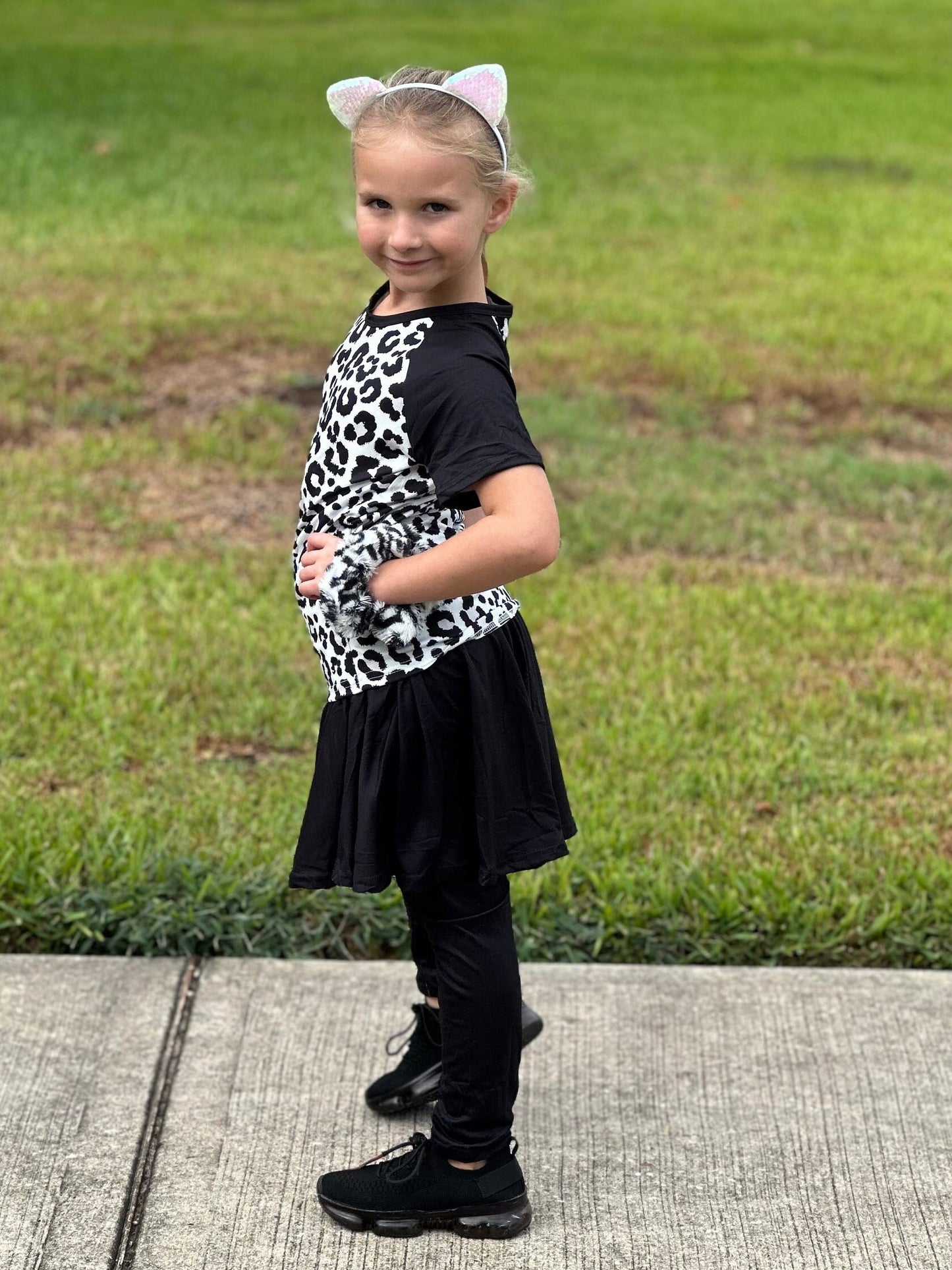 Snow leopard twirl skirt leggings set