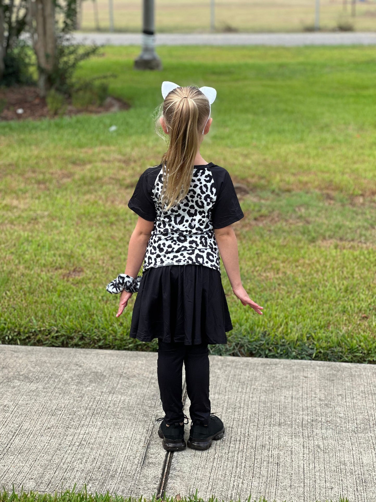 Snow leopard twirl skirt leggings set