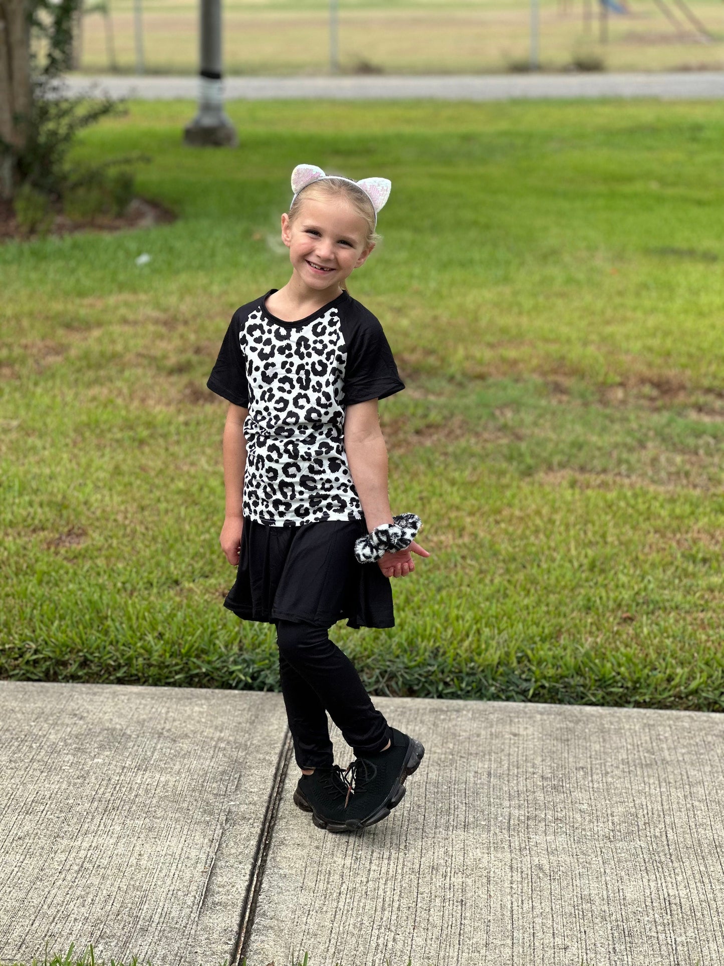 Snow leopard twirl skirt leggings set
