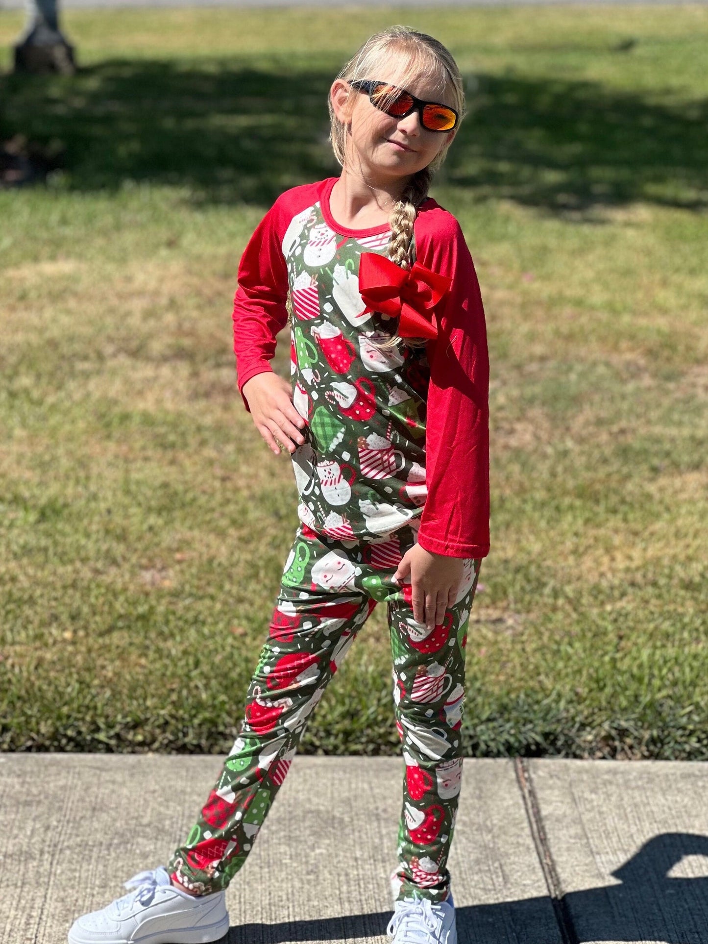 Red and green hot cocoa leggings set