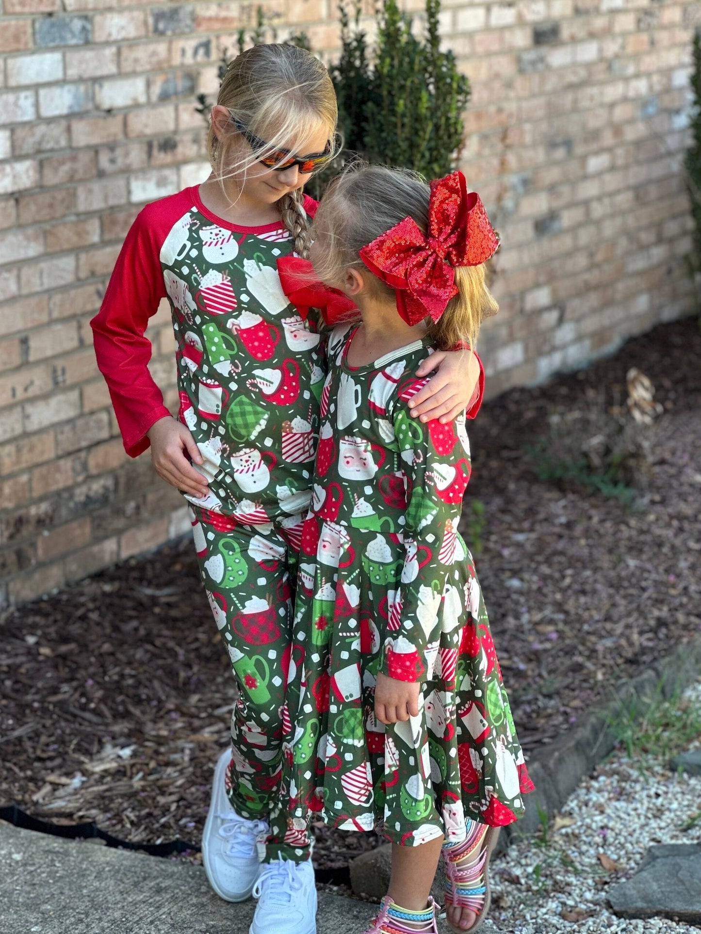 Red and green hot cocoa leggings set