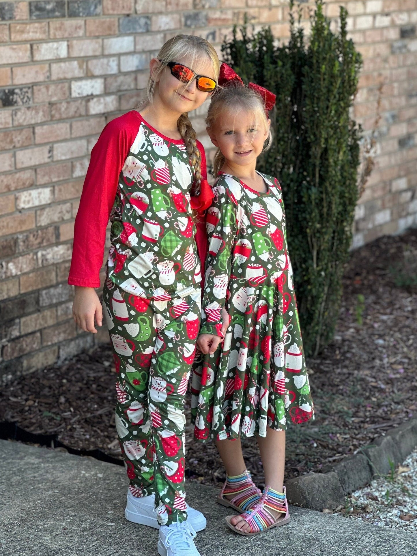 Red and green hot cocoa leggings set